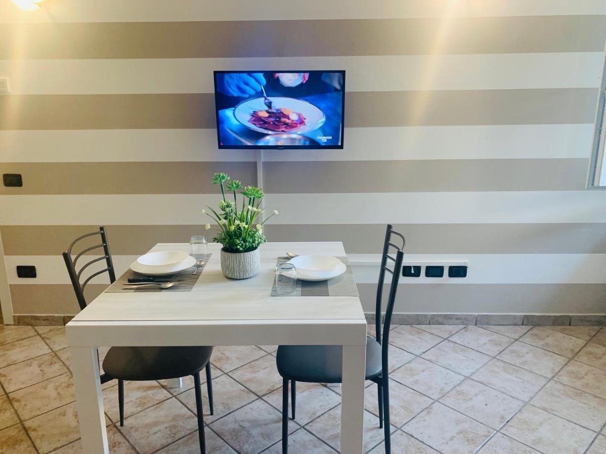Il Cortiletto Appartement Somma Lombardo Buitenkant foto